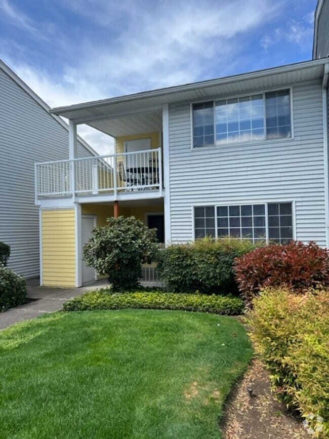 Building Photo - SINGLE LEVEL 2 BEDROOM CONDO