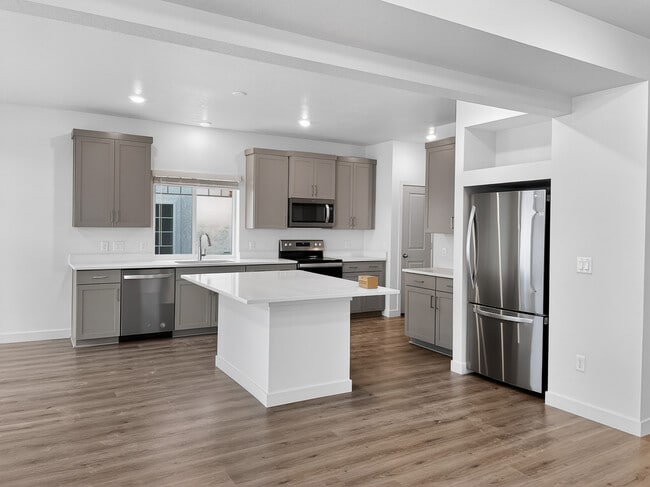 Photo - 138 E Crown Point Dr