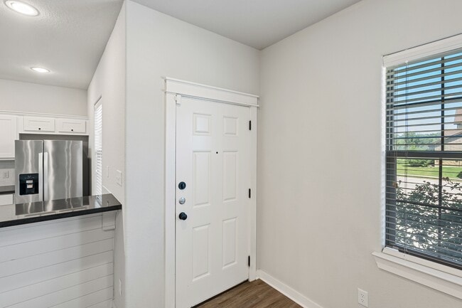 Photo - 415 Goldilocks Ln