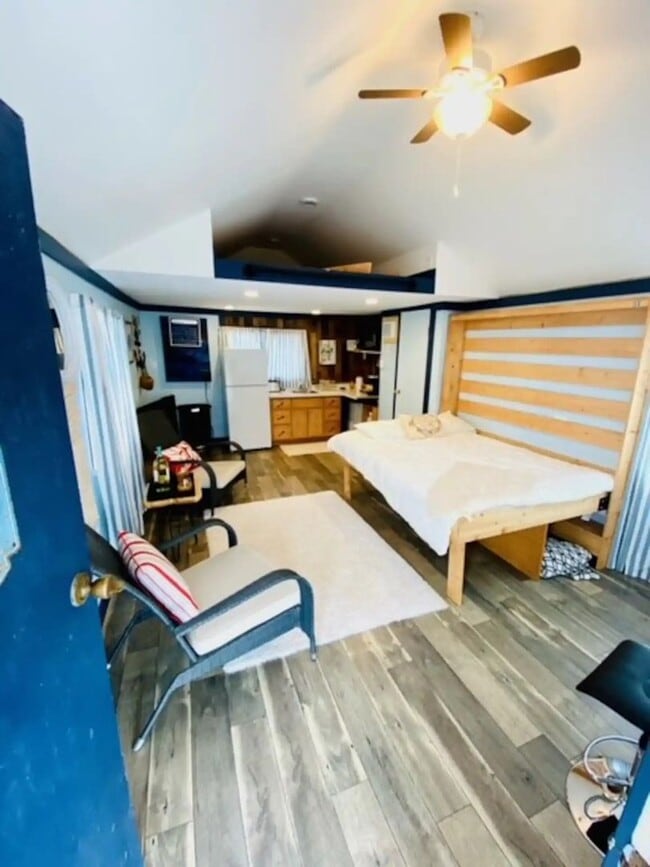 Photo - 7525 Morrison Ave