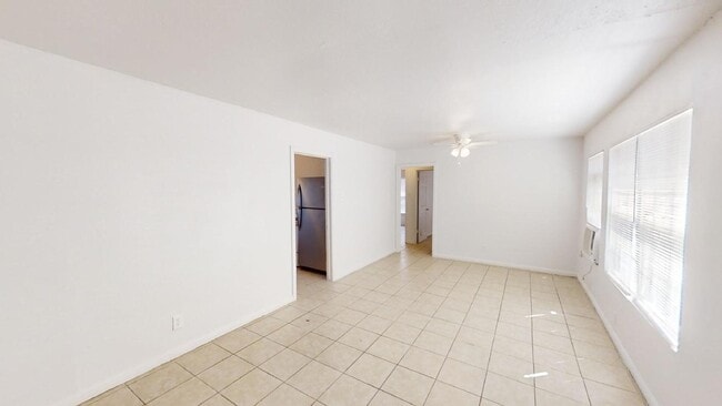 Photo - 1903 Duncan Ave Apartment