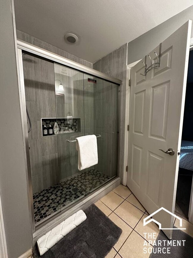 Photo - 811 S Kedzie Ave