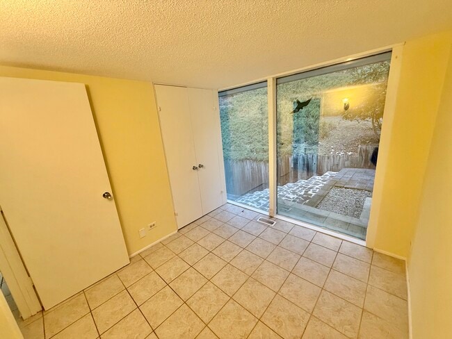 Photo - 380 N Bethesda Rd