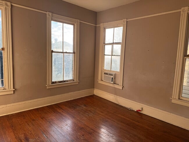 Dormitorio - 126 E 39th St