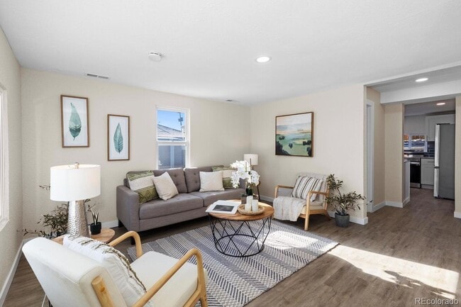 Photo - For Rent – Renovated 3 Bedroom Bungalow in Englewood