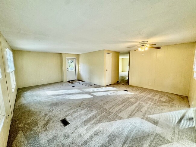Photo - Large Yard 3bd 2ba Home in Long Beach!