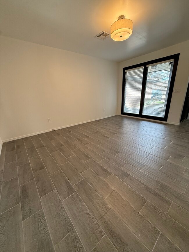 Building Photo - 4204 NW 51st St Unit 4204 nw 51st street