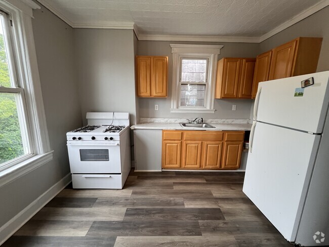 Building Photo - 93 Bayview Ave Unit 2 Rental
