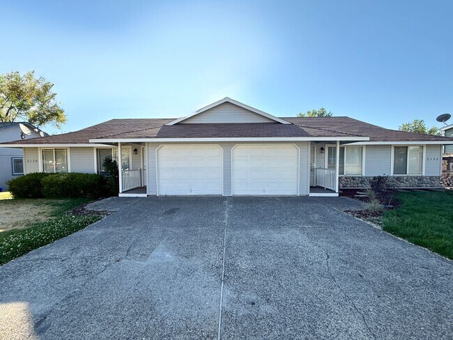 CHECK OUT THIS NEWLY REMODELED! 2 BEDROOM ... - CHECK OUT THIS NEWLY REMODELED! 2 BEDROOM ... Casa Adosada