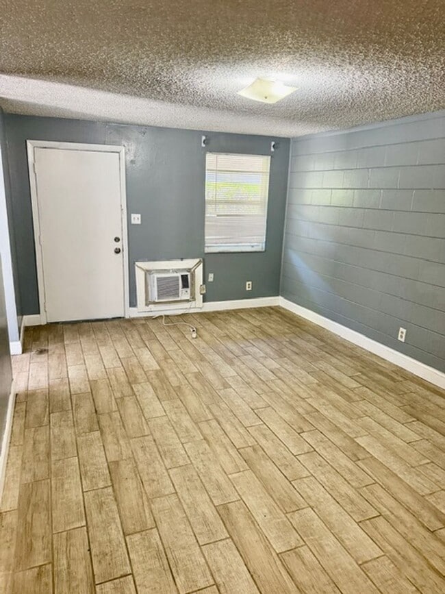 Photo - 8105 N Klondyke St Unit A