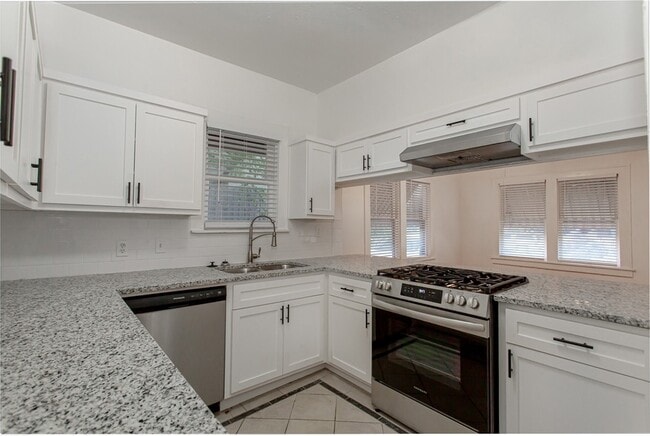 Photo - 5708 Live Oak St