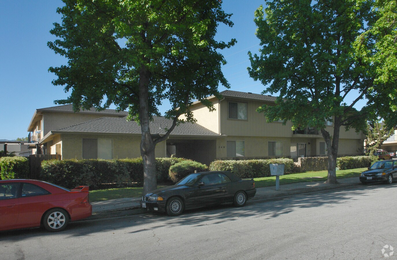 Carolyn Apartments - Carolyn Apartments