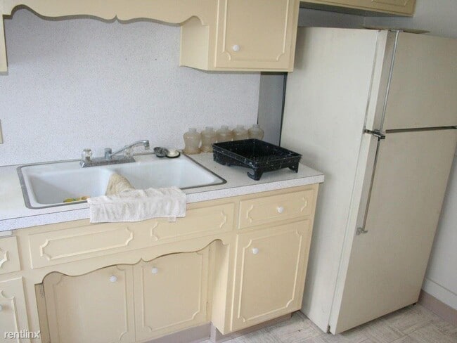 Photo - Carlton Apartments