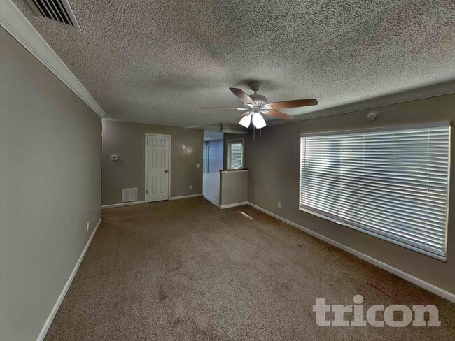 Photo - 605 Missionwoode Dr