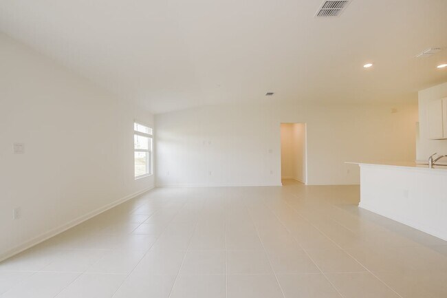 Photo - 1348 Blue Ash Ln