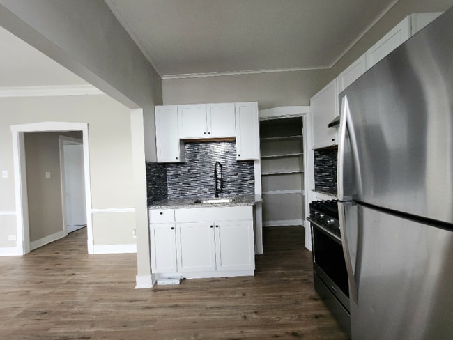 Photo - 7848 S Burnham Ave Unit 2N