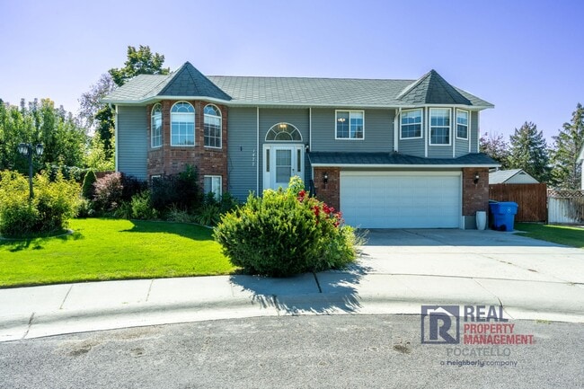 Photo - Beautiful 4 Bedroom Single Family Home For...