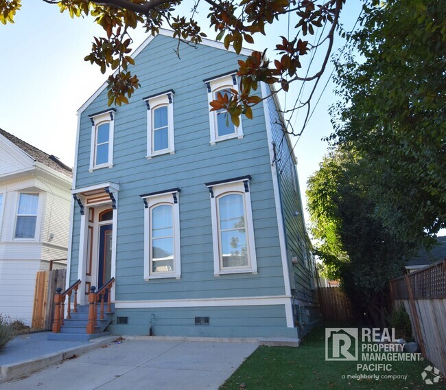 Building Photo - 4 Bedroom Victorian in West Oakland Rental