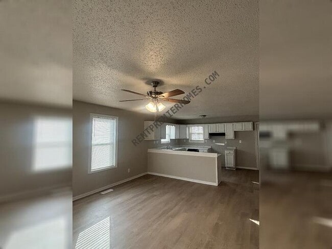 Photo - 2716 Longcoy St