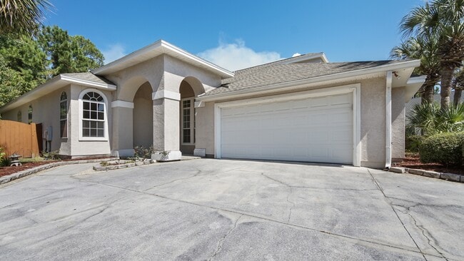 Building Photo - 7028 Starfish Ct