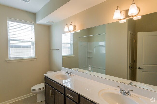1BR, 1BA - 800 SF - Bathroom