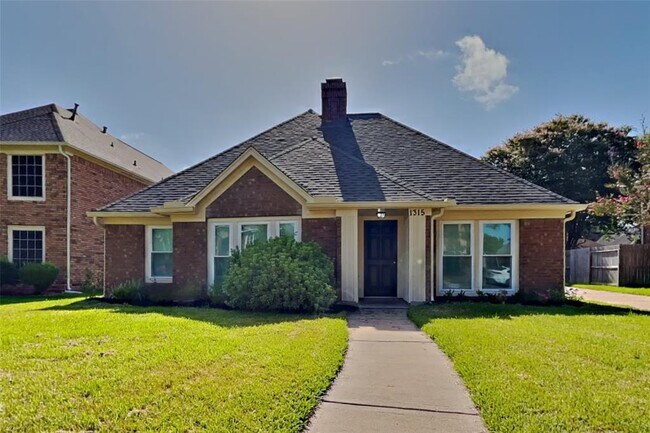 Building Photo - 1315 Forest Hollow Dr Rental