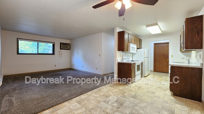 Photo - 507 11th St S