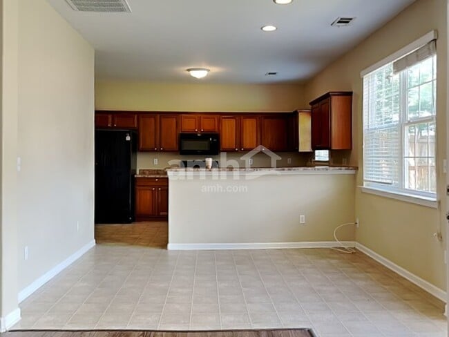Photo - 6 Roberts Hill Dr