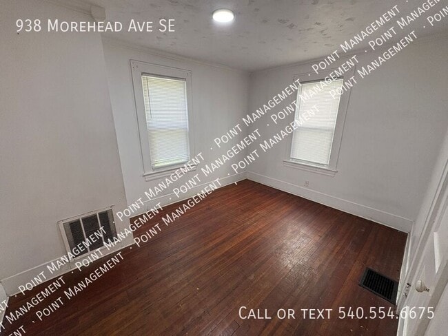 Photo - 938 Morehead Ave SE