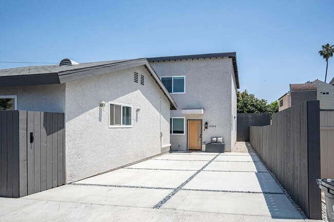 Photo - 4366 Toland Way