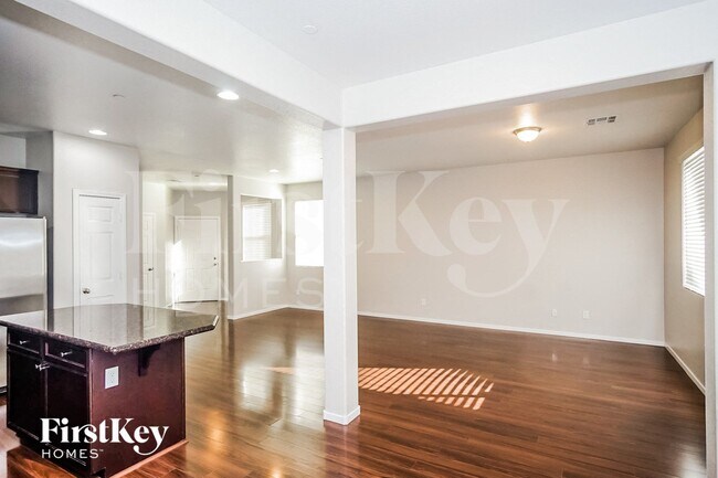 Photo - 121 Country River Ave