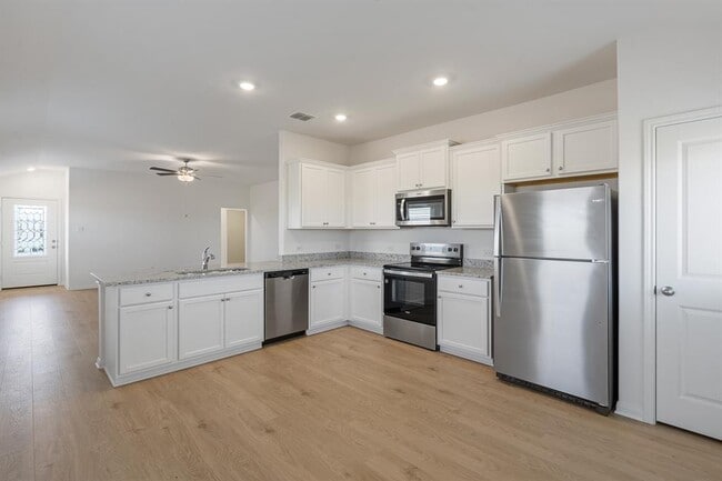 Photo - 128 Paria Ct