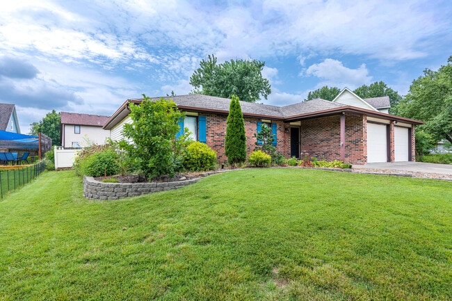 Photo - 2301 Winchester Dr
