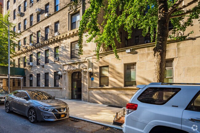 Photo - Walter Arms Apartments