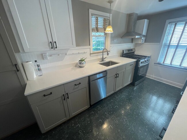 Updated and Spacious Single-Family Home ri... - Updated and Spacious Single-Family Home ri...