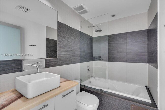 Photo - 229 8th St Unidad #C