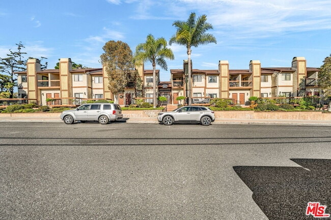 Building Photo - 2333 241st St Unit 3