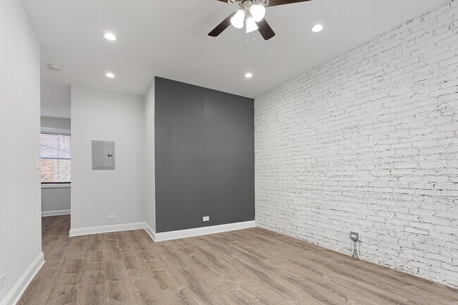 Photo - 7620 N Eastlake Terrace