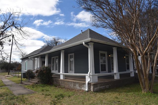 Photo - 900 W Chestnut St