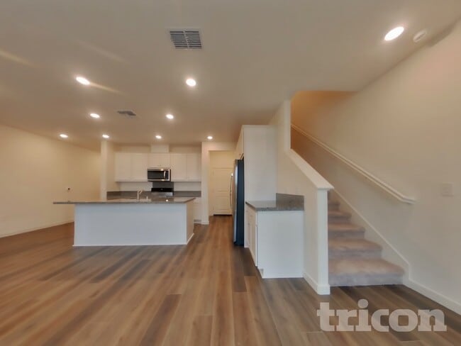 Photo - 2042 Delta Vw Ave