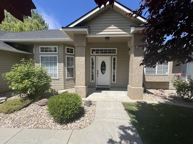 Photo - 1820 W Camelot Dr