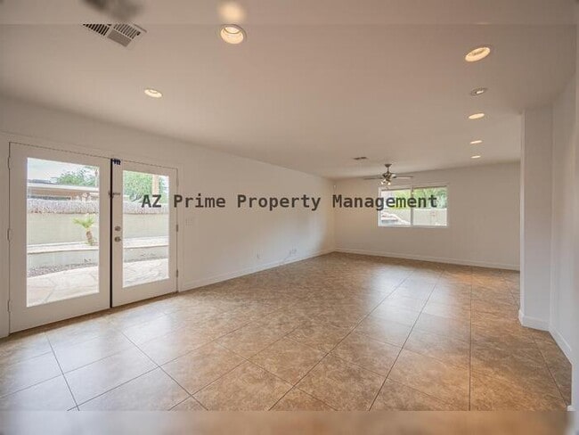 Photo - 5301 N 43rd Pl