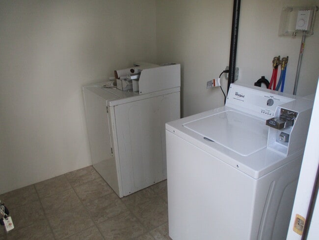 Building Photo - 4 S Harlem St Unit 1 Rental