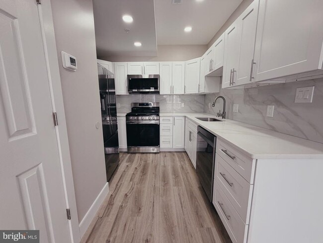 2720 W Thompson St Unit H