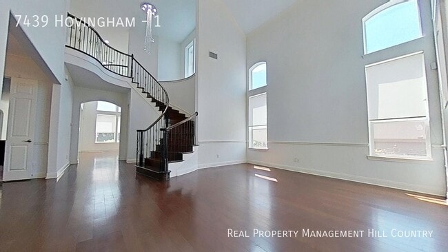 7439 Hovingham-1