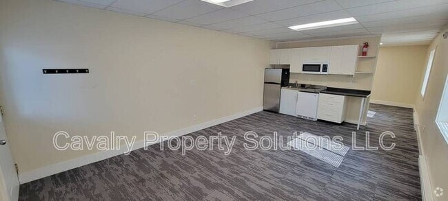 Building Photo - 3947 E Calvary Rd Unit All Utilities Included, Available: August 1st Rental