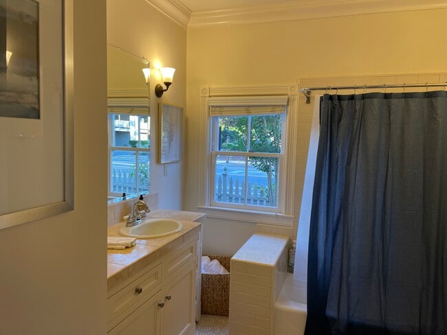 Photo - 6816 Yount St