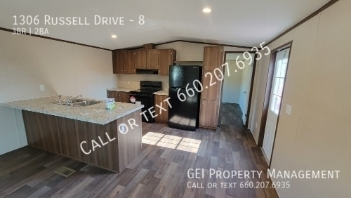 Photo - 1306 Russell Dr House