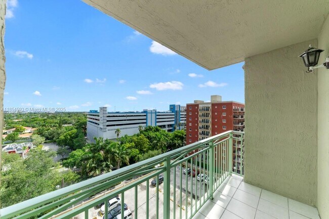 Building Photo - 3500 Coral Wy Unit 1006 Rental