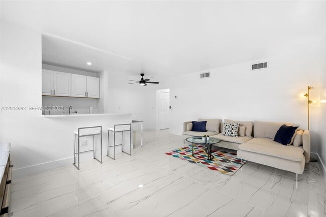 Photo - 7333 Gary Ave Unidad 202